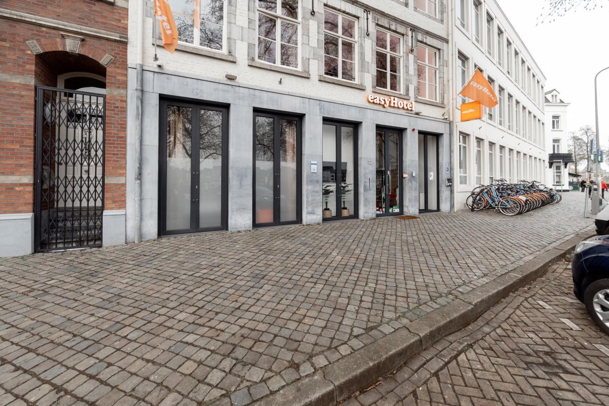 easyHotel Maastricht City Centre Exterior foto